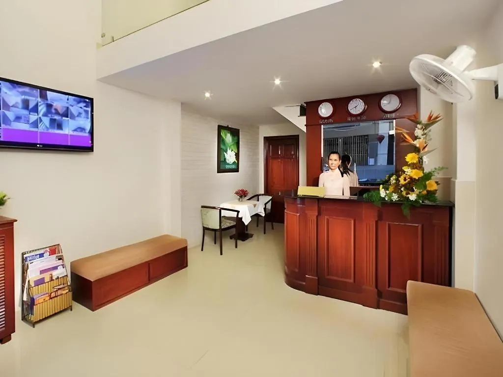 Blue River Hotel Ho Chi Minh 2*,