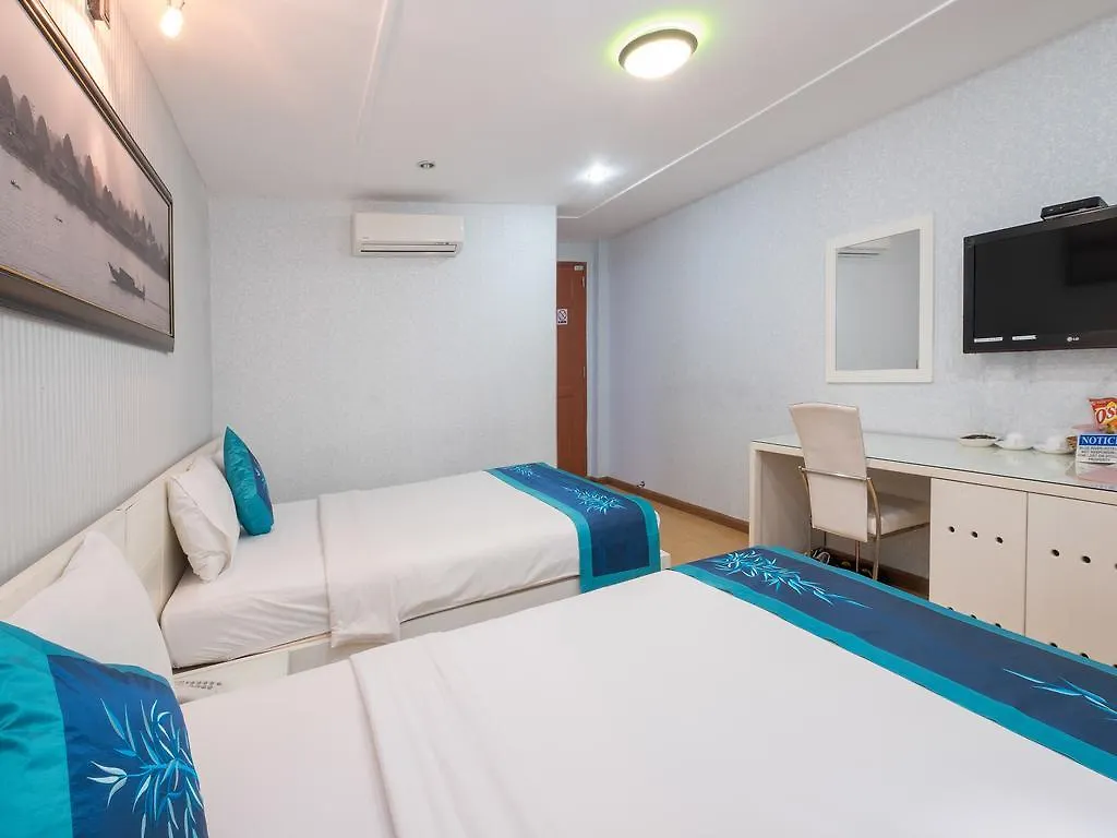 Blue River Hotel Ho Chi Minh 2*,  Wietnam